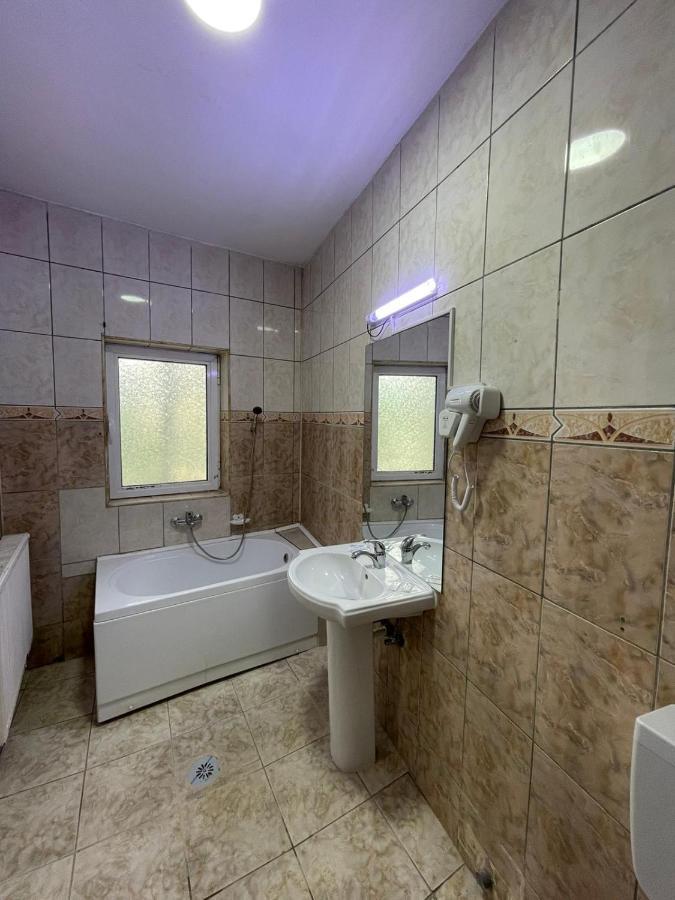 Hostel Tripoli Palace Bucharest Exterior photo
